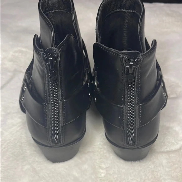 Black Ankle Buckle Boots- Memory Foam- size 10- back zip opening - Picture 4 of 9